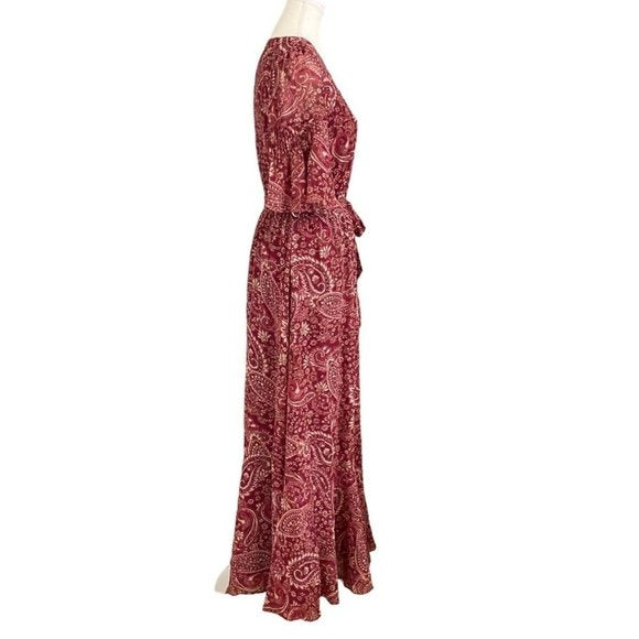 GAL MEETS GLAM COLLECTION BURGUNDY BEIGE PAISLEY FLUTTER SLEEVE BELTED MAXI DRESS