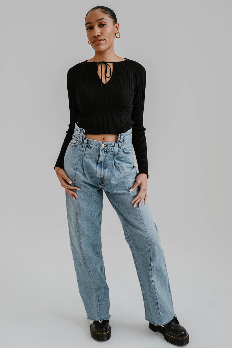 Jeans Agolde Pieced Angled en denim patchwork Matrix délavage clair, taille ultra haute, jambe droite décontractée, double ceinture innovante, assemblage artistique de denim, coton biologique 100%, fermeture éclair, poches fonctionnelles - vue de face