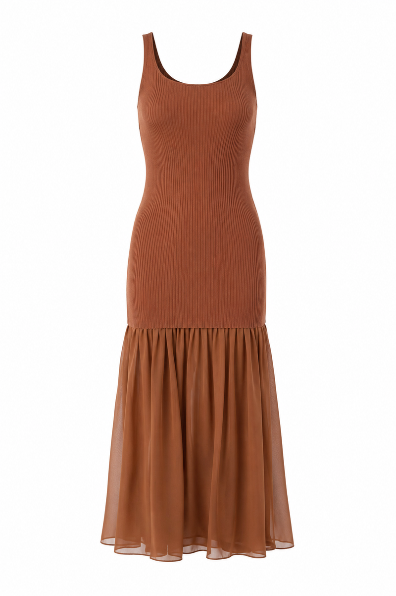 Robe A.L.C. Micky en combo soie et jersey côtelé noisette Light Chestnut, buste structurant en viscose-élasthanne, jupe en soie sauvage semi-transparente, découpes latérales, encolure dégagée, robe longue mi-saison_Vue de face