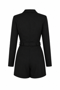 Romper BGL noir en mélange de laine, col tailleur à revers pointus, décolleté en V plongeant, ceinture coordonnée à boucle dorée, coutures pintuck structurantes, manches longues, confection ukrainienne
_Vue de dos