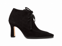 Bottines Burberry Storm en daim noir avec bout carré, lacets et talon mi-hauteur fabriquées en Italie vue principale1