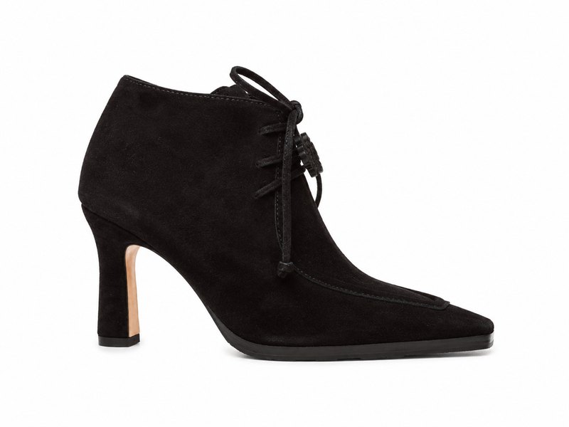 Bottines Burberry Storm en daim noir avec bout carré, lacets et talon mi-hauteur fabriquées en Italie vue principale1
