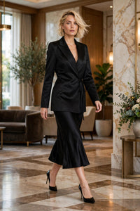 Blouse tuxedo en satin noire, Carolina Herrera