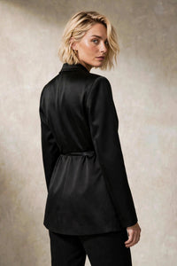 Blouse tuxedo en satin noire, Carolina Herrera