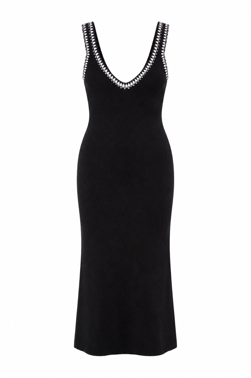 Robe midi Caroline Constas en maille côtelée noire sans manches, broderies artisanales blanches et terre de Sienne au décolleté en V, coupe bodycon ajustée_vue de face