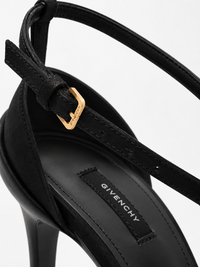 Sandale Givenchy Naked en satin noir, bride fine croisée sur le coup de pied, bride de cheville fermée par une boucle à ardillon, talon entièrement gainé de satin de 9 cm_detail boucle