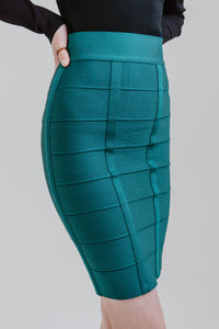 Jupe crayon bandage vert émeraude Hervé Léger, taille haute, coupe moulante iconique, style glamour - détail