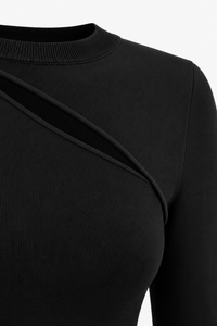 Haut en tricot viscose noir Victoria Beckham avec découpes cut-out, coupe ajustée élégante, style luxe minimaliste - vue détail
