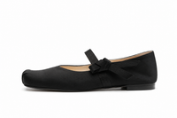 Ballerines Kenzo Oki en satin de soie noir, bout carré froncé distinctif, nœud noué délicat sur bride partiellement élastiquée, doublure cuir souple, talon renforcé en caoutchouc, fabrication italienne. vue principale1
