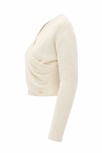 Pull cache-cœur Antonella L'AGENCE en maille nylon crème texturé, décolleté en V croisé, coupe légèrement écourtée_vue de côté