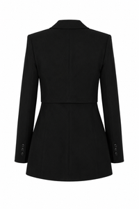 Blazer noir Cora par L'Agence avec manches détachables, coupe structurée élégante, design versatile- vue de dos