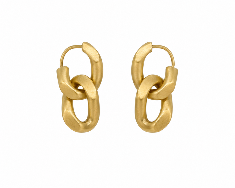 Boucles d'oreilles Gourmette Collection Maison Margiela en argent sterling 925 plaqué or jaune, double maillon ovale entrelacé, estampille numéro 11 en ovale, fermoir à cliquet, finition mate brossée dorée, taille unique_vue principale
