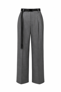 Pantalon Max Mara Juanita en laine mélangée gris anthracite avec taille haute, pinces frontales, coupe droite allongée et ceinture amovible coordonnée, tailoring italien-Vue de face