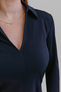 Robe midi Dorema de Max Mara Leisure en bleu marine avec ceinture à la taille, manches longues, silhouette élégante structurée, style intemporel italien - tissu