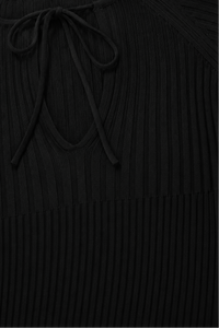 Haut en maille Max Mara Katai noir avec col montant, manches longues et coupe ajustée -détails