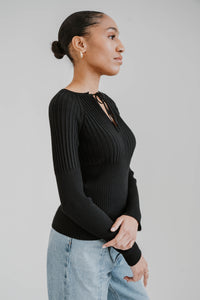Haut en maille Max Mara Katai noir avec col montant, manches longues et coupe ajustée - vue latérale
