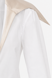 Body Mugler blanc en jersey stretch avec col pointé satiné contrastant, fermeture éclair arrière, coupe sculptante ajustée, design architectural Casey Cadwallader_détails Closeup
