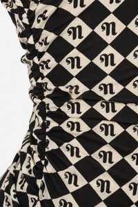 Robe Alexa par Nanushka en mesh recyclé noir, motif diamant check, coupe cintrée ajustée, style mystique élégant - tissu