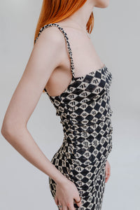 Robe Alexa par Nanushka en mesh recyclé noir, motif diamant check, coupe cintrée ajustée, style mystique élégant - détail