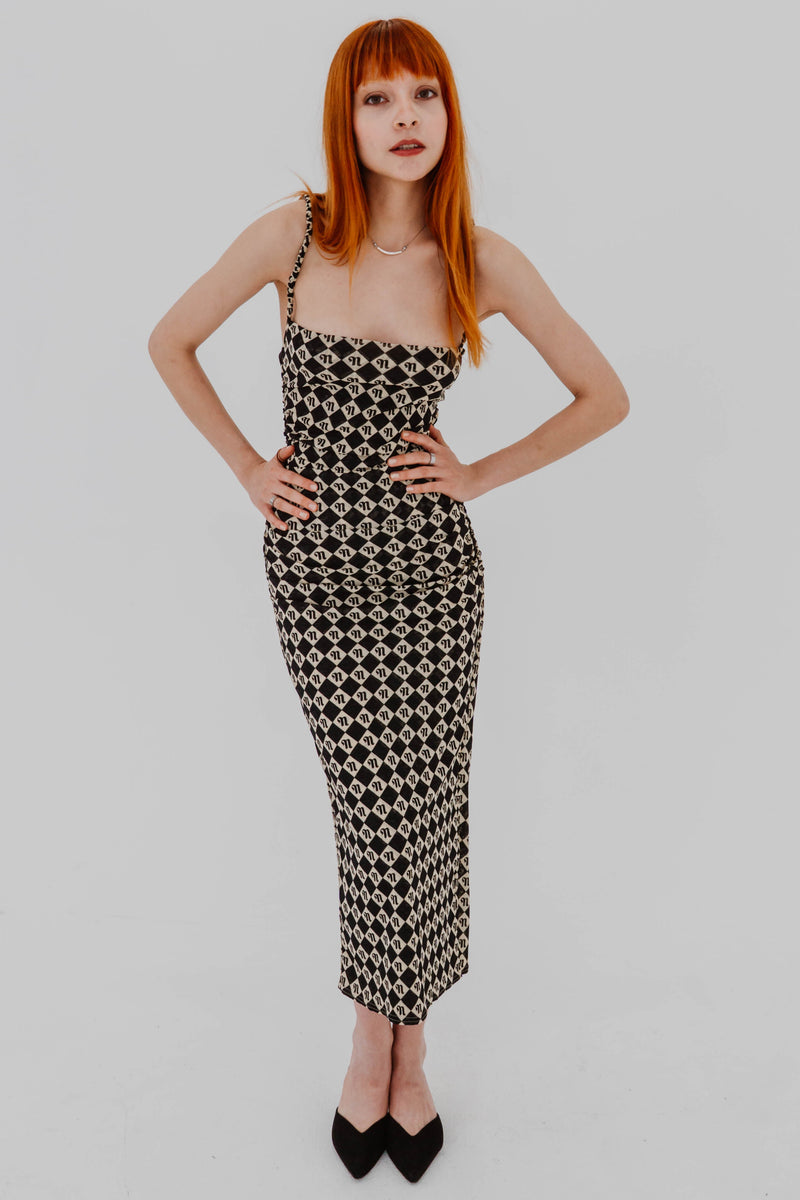 Robe Alexa par Nanushka en mesh recyclé noir, motif diamant check, coupe cintrée ajustée, style mystique élégant - vue de face