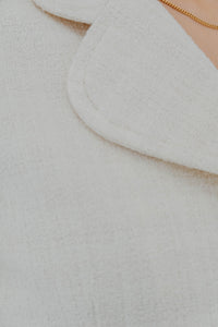 Blazer sandro truman en tweed écru avec ceinture - détail col