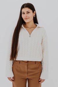 Sweater Lourdes manches longues par Simkhai en tricot blanc ivoire, coupe élégante, maille texturée premium - vue de face