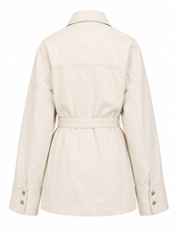 Détail de la ceinture coordonnée détachable de la veste Sportmax Biblios écru — ceinture denim coordonnée portée à la taille_vue de dos