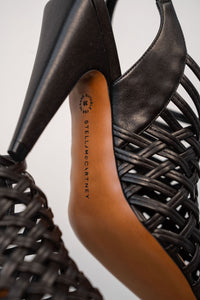 Sandale slingback Stella McCartney Spur en Alter Mat tressé marron café foncé, bout ouvert, talon haut 4,5 pouces, similicuir vegan fabriqué en Italie_détail semelle extérieure