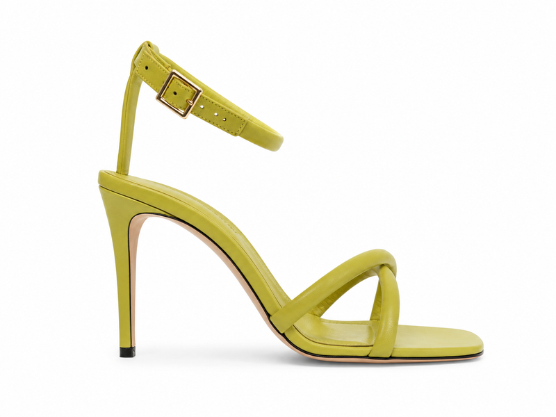 Sandale Victoria Beckham Frances en cuir chevreau vert chartreuse, bout carré, brides croisées et bride de cheville avec boucle rectangulaire dorée, talon aiguille 90mm gainé_Vue principale
