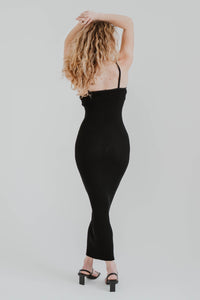 Robe maxi Ronny Kobo Pascale noire avec bustier dentelle, encolure V et tricot côtelé extensible bodycon vue de dos